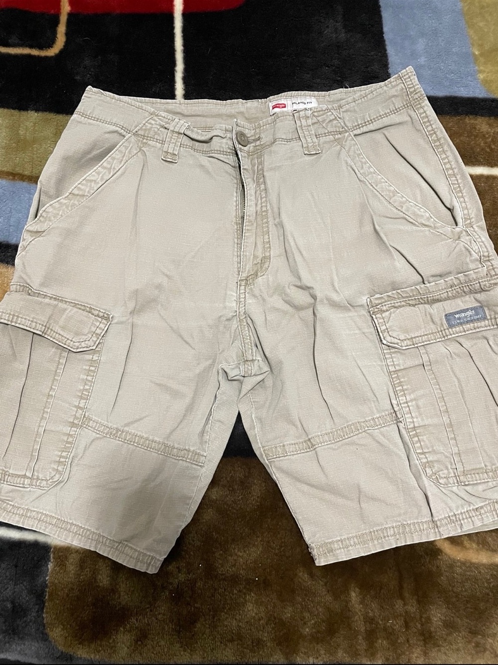 Men's Wrangler Relaxed Fit Cargo Shorts w/ Stretch Khaki Tech Pocket Size 32